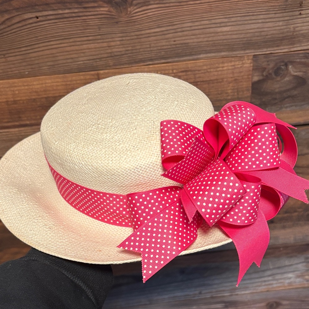 Stylish Cream Hat with Pink Polka Dot Bow